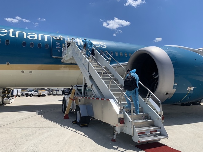 Vietnam Airlines repatriates 240 nationals from US due to COVID-19